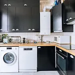 Central & Peaceful Apartment For 5 Republique!